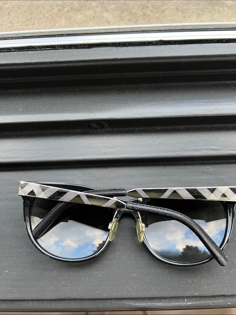 Burberry Black Cat-Eye Sunglasses with Dark Lenses - Picture 2 of 6